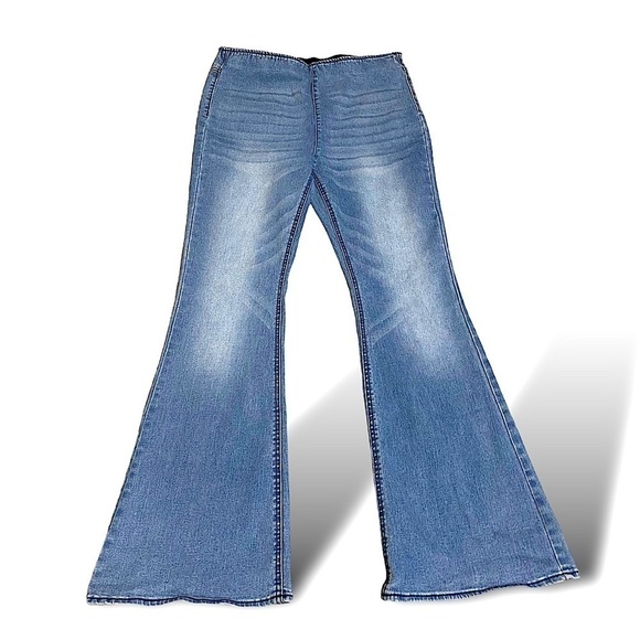 Flare Leg Stretchy Pull on Jeans Women’s Large 11-13 Pull-On - Picture 2 of 8